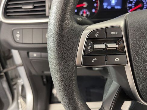 Used 2020 Kia Sorento LX image 18