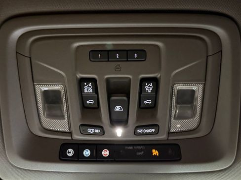 Used 2021 GMC Sierra 1500 Denali w/ Denali Ultimate Package AWD/4WD image 19