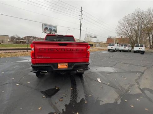 Used 2020 Chevrolet Silverado 1500 LT Trail Boss image 7