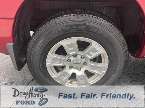 Used 2017 Nissan Titan SV image 15