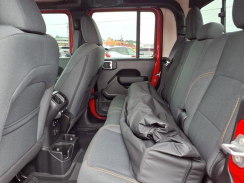 Used 2025 Jeep Gladiator Willys image 17