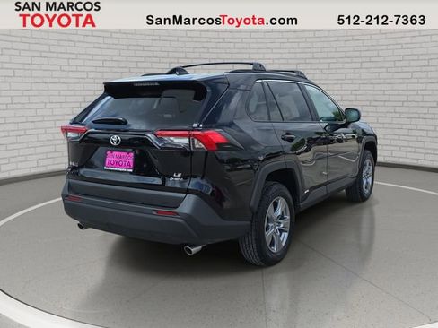 Used 2025 Toyota RAV4 LE AWD/4WD image 6