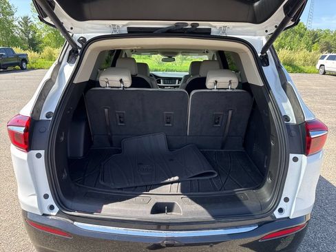 Used 2019 Buick Enclave Essence FWD image 33