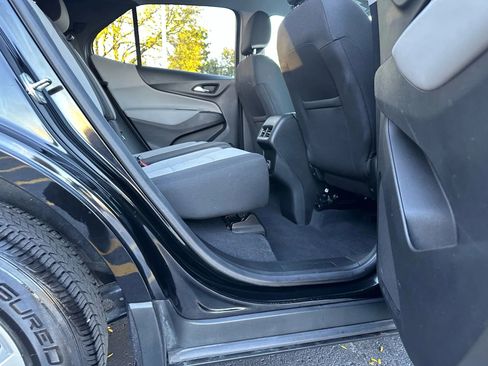 Used 2021 Chevrolet Equinox LT w/ Driver Convenience Package image 27