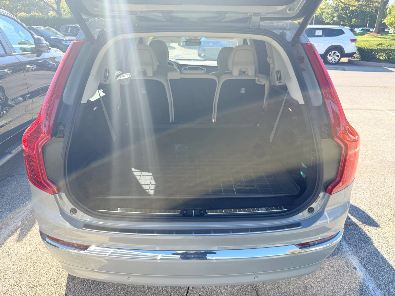 Used 2024 Volvo XC90 T8 Ultimate w/ Protection Package Premier AWD/4WD image 6