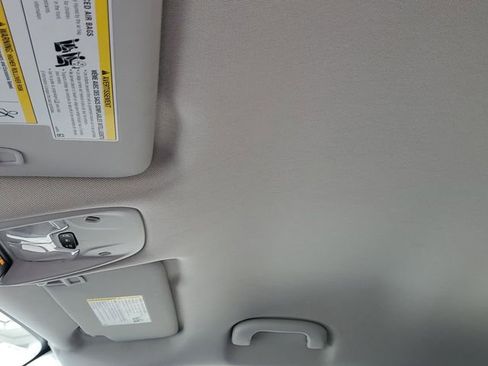 Used 2023 Chevrolet TrailBlazer LS image 29