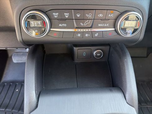 Certified 2020 Ford Escape Titanium AWD/4WD image 29