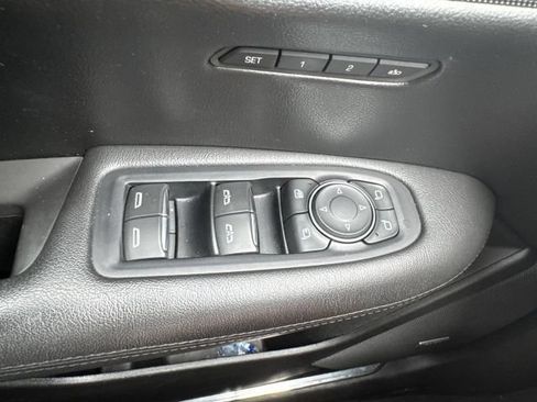 Used 2018 Cadillac XT5 Luxury AWD/4WD image 14