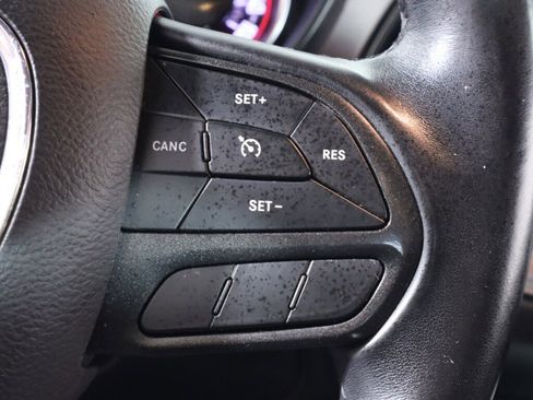 Used 2023 Dodge Challenger SXT image 13