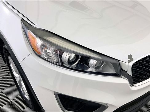 Used 2017 Kia Sorento LX w/ LX Convenience Package image 39