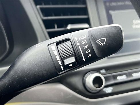 Used 2019 Hyundai Elantra SEL image 23