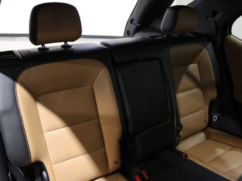 Used 2021 Chevrolet Equinox Premier image 38