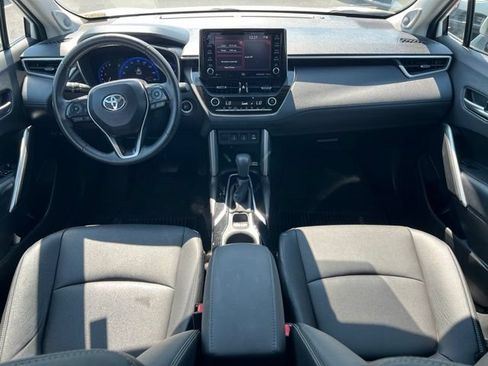 Used 2022 Toyota Corolla Cross XLE w/ Convenience Package AWD/4WD image 12