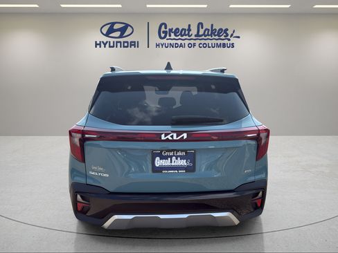 Used 2024 Kia Seltos EX AWD/4WD image 4