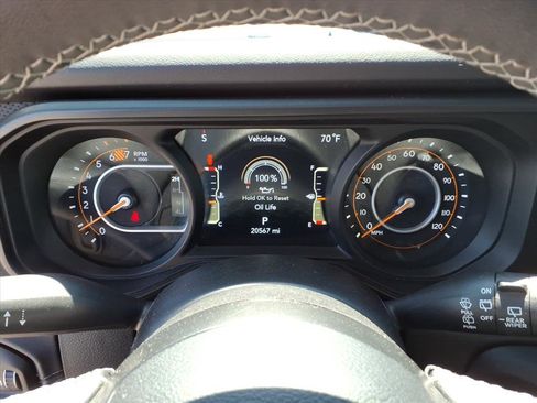 Used 2025 Jeep Wrangler Unlimited Rubicon AWD/4WD image 11