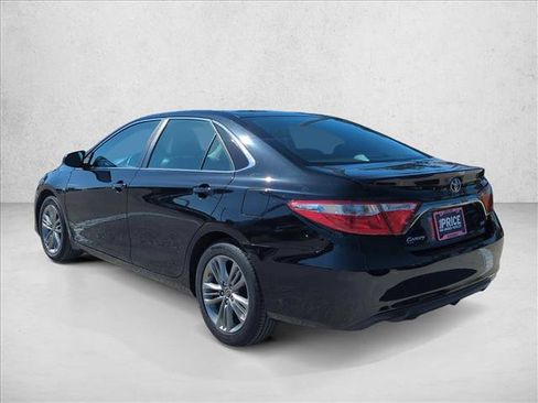 Used 2015 Toyota Camry SE FWD image 7