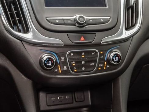 Used 2020 Chevrolet Equinox LT AWD/4WD image 19