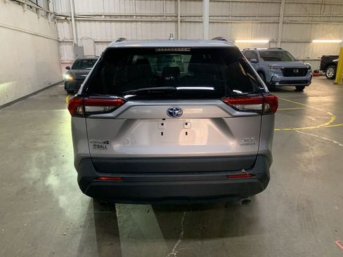 Used 2021 Toyota RAV4 XLE image 5
