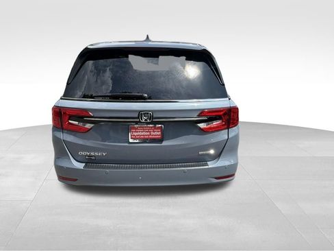 Used 2023 Honda Odyssey Touring image 8