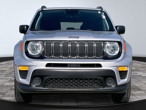 Used 2019 Jeep Renegade Sport w/ Sport Appearance Group AWD/4WD image 3