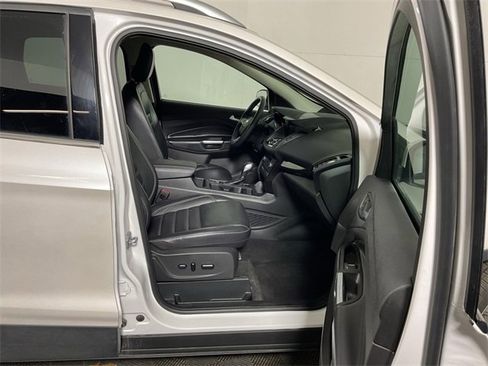 Used 2019 Ford Escape Titanium image 34
