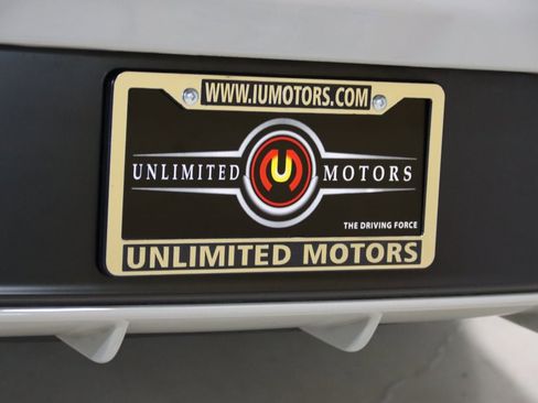 Used 2025 Genesis G70 2.5T image 12