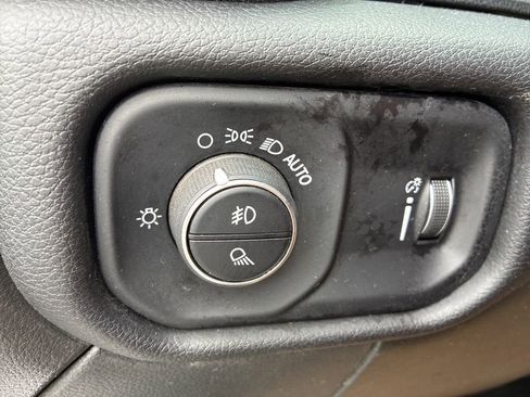 Used 2024 RAM 2500 Big Horn AWD/4WD image 18