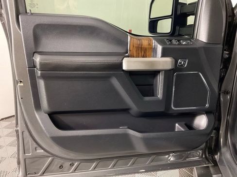 Used 2018 Ford F150 Lariat w/ Equipment Group 502A Luxury AWD/4WD image 11