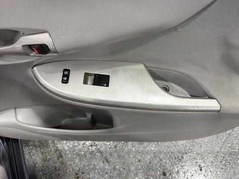 Used 2010 Toyota Corolla FWD image 30