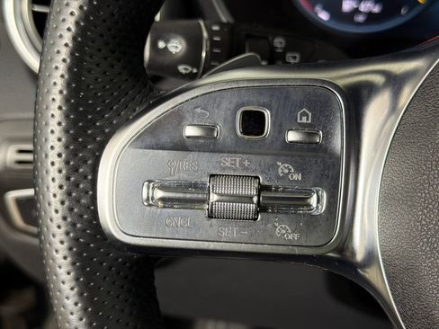 Used 2022 Mercedes-Benz GLC 300 image 25