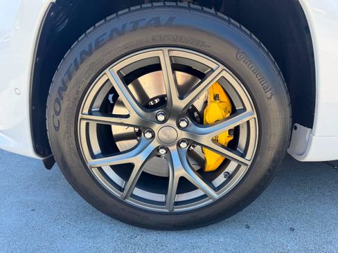Used 2020 Jeep Grand Cherokee Trackhawk AWD/4WD image 22