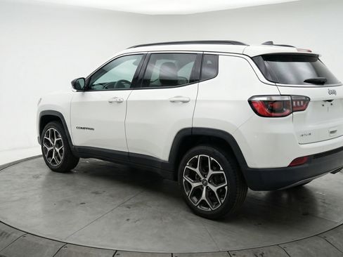 Used 2025 Jeep Compass Limited image 6