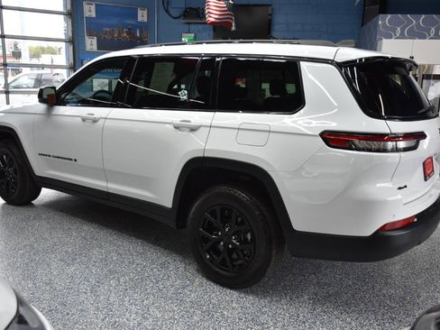 Used 2024 Jeep Grand Cherokee L Laredo AWD/4WD image 7