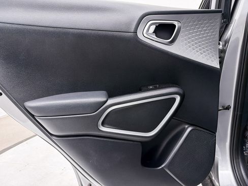 Used 2023 Kia Soul LX w/ LX Technology Package image 21