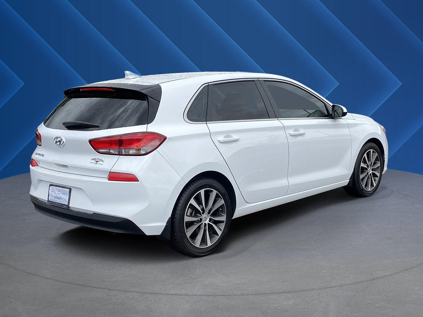 Used 2019 Hyundai Elantra GT FWD image 3