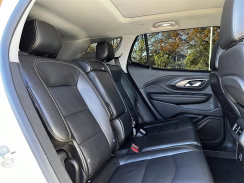 Used 2021 GMC Terrain SLT w/ Infotainment Package II image 28