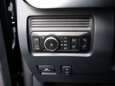 Used 2025 Ford F250 Lariat w/ Tremor Off-Road Package image 35