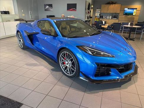 Used 2024 Chevrolet Corvette Z06 w/ Chrome Exterior Badge Package image 5