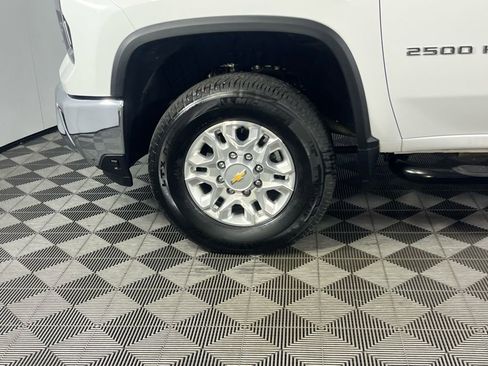 Used 2025 Chevrolet Silverado 2500 LTZ w/ LTZ Convenience Package image 12