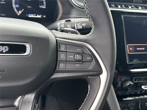 New 2025 Jeep Grand Cherokee L Altitude image 28