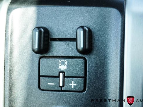 Used 2018 GMC Sierra 1500 SLT image 32