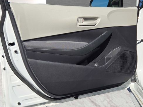 Used 2023 Toyota Corolla LE image 17