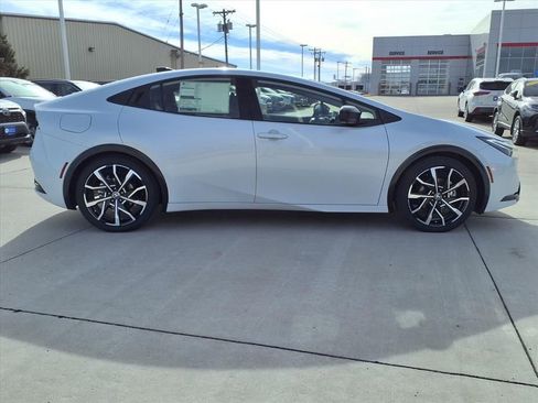 New 2026 Toyota Prius Plug-In Hybrid image 7