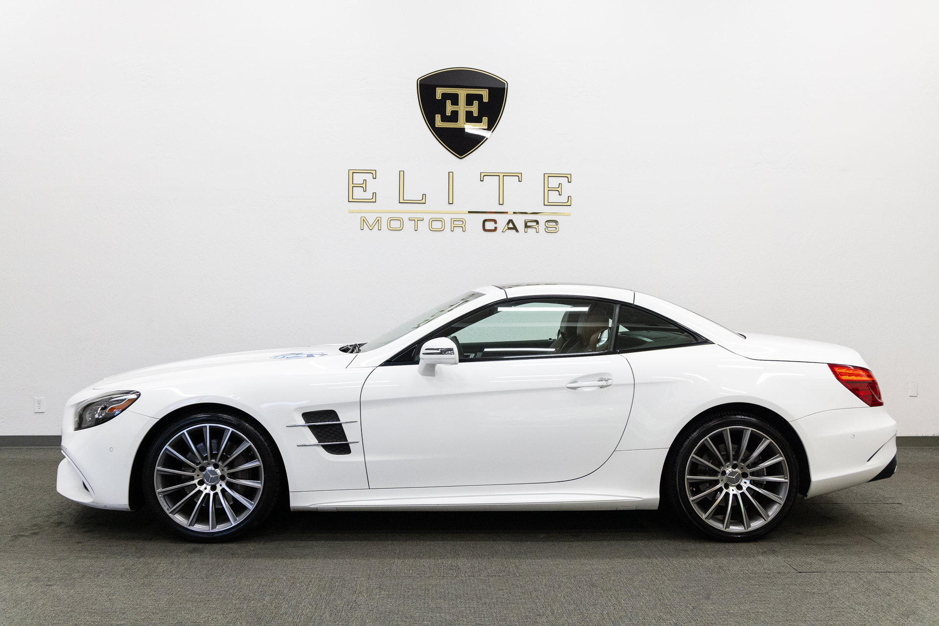 Used 2017 Mercedes-Benz SL 450 image 21