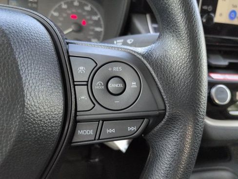 Used 2025 Toyota Corolla LE FWD image 22