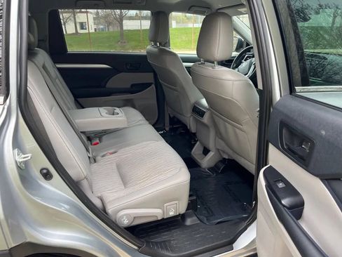 Used 2019 Toyota Highlander Plus image 29