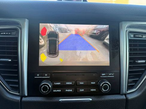 Used 2018 Porsche Macan Sport Edition image 22