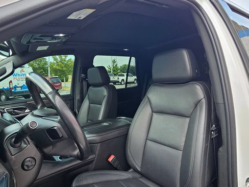 Used 2022 Chevrolet Tahoe Z71 w/ Luxury Package AWD/4WD image 21