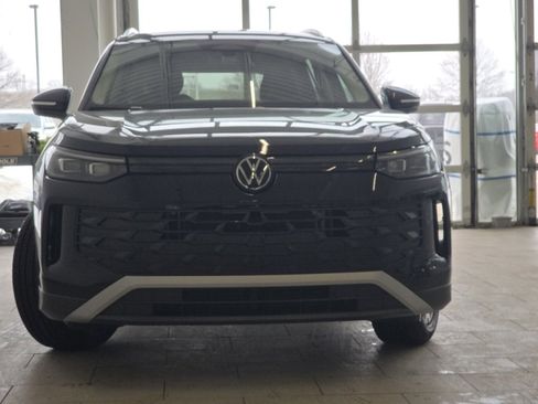 New 2026 Volkswagen Tiguan SE image 12