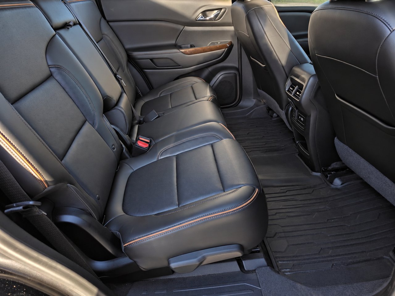 Used 2020 GMC Acadia AT4 w/ LPO, Floor Liner Package AWD/4WD image 33